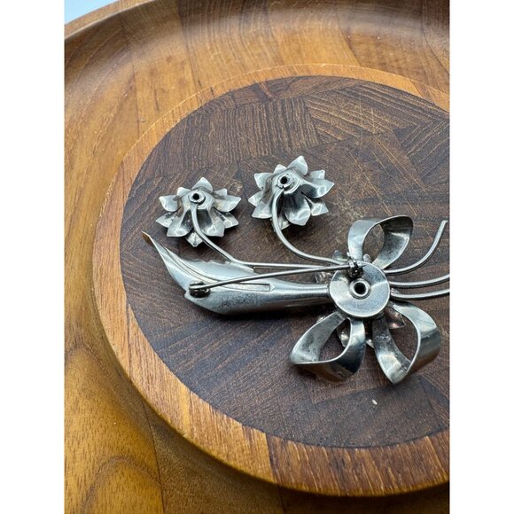 Vintage Silver metal Floral Brooch With faux Purple Gemstone Accents 1940s - Picture 7 of 10